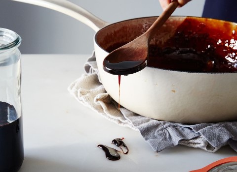 رب انار هزاردانه کیفی با پاستوریزه استاندارد